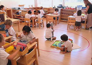 A-day-visit-at-DMS-by-Amelia-Sewell,-Editor-from-Expat-Parent-img